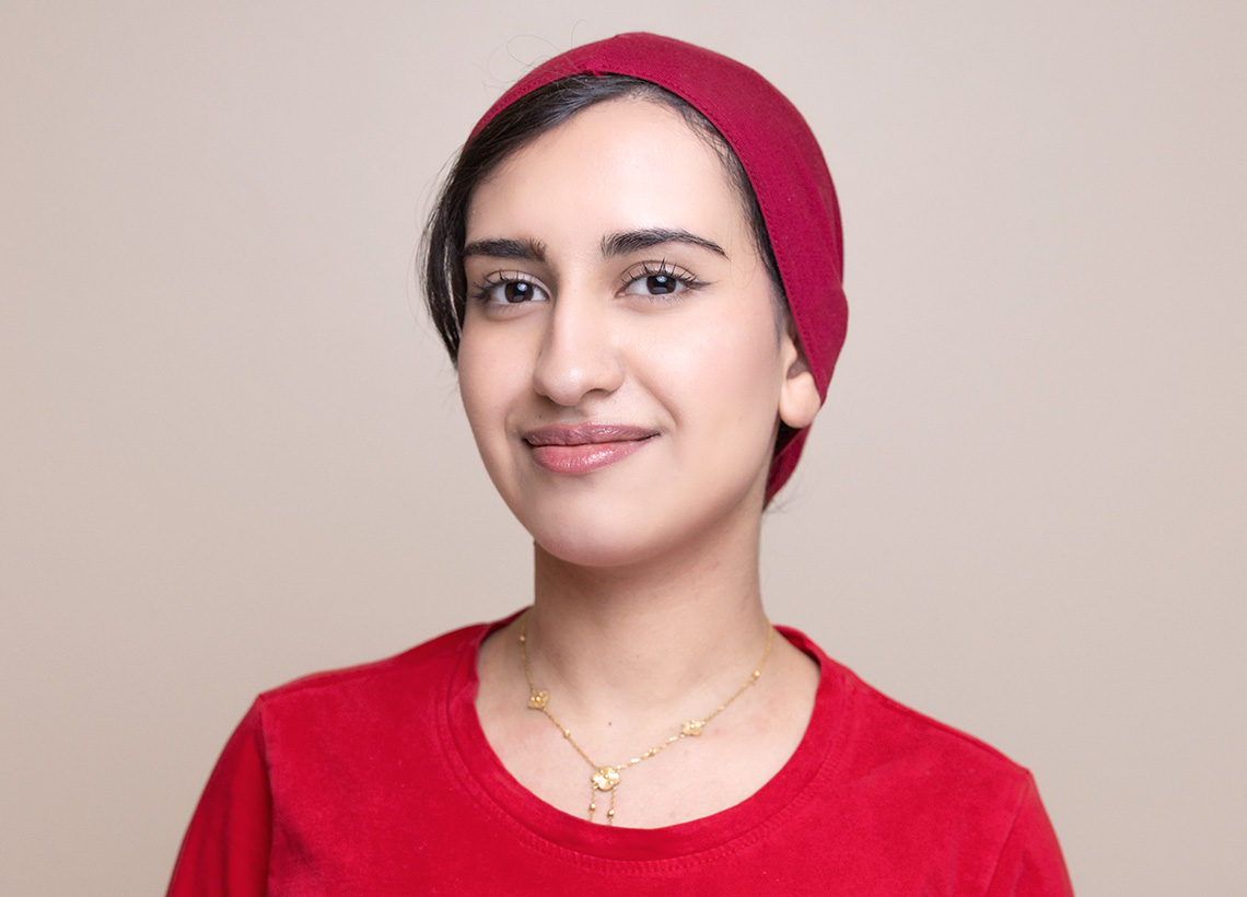 Portraitfoto von Fatima Rafiqi